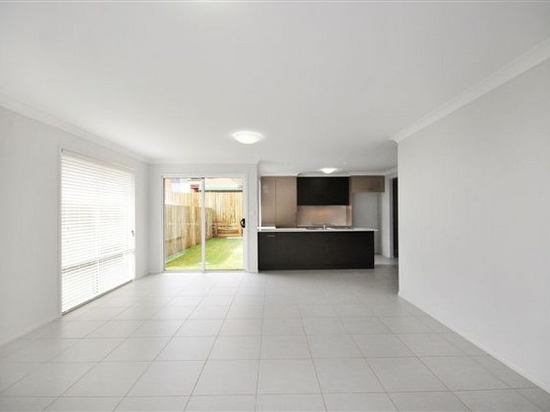 2/418 Hume Street, Kearneys Spring QLD 4350