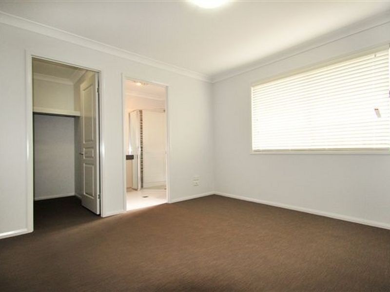 2/418 Hume Street, Kearneys Spring QLD 4350