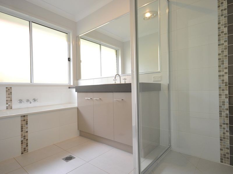 2/418 Hume Street, Kearneys Spring QLD 4350