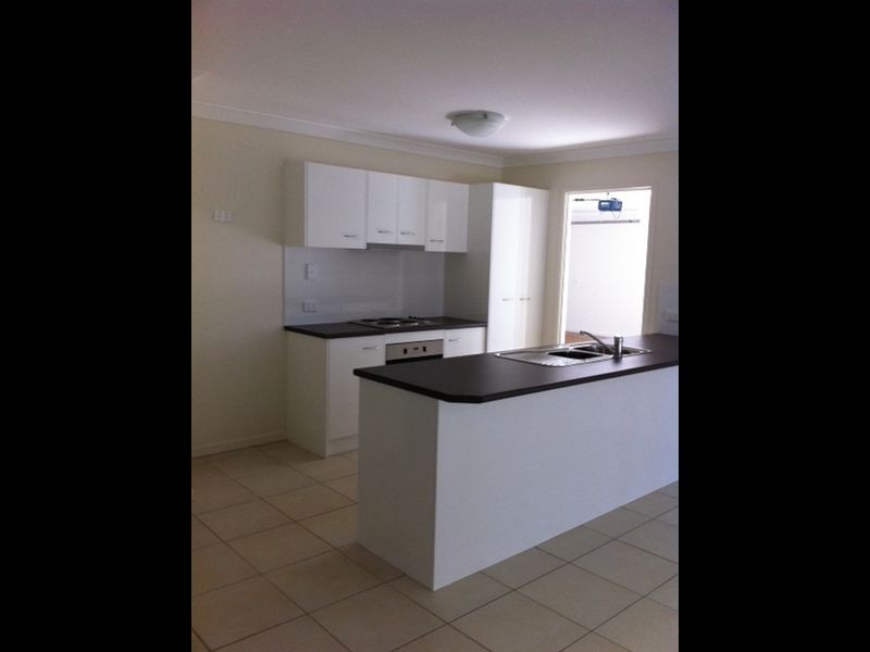 17 Sweeney Street, Kearneys Spring QLD 4350