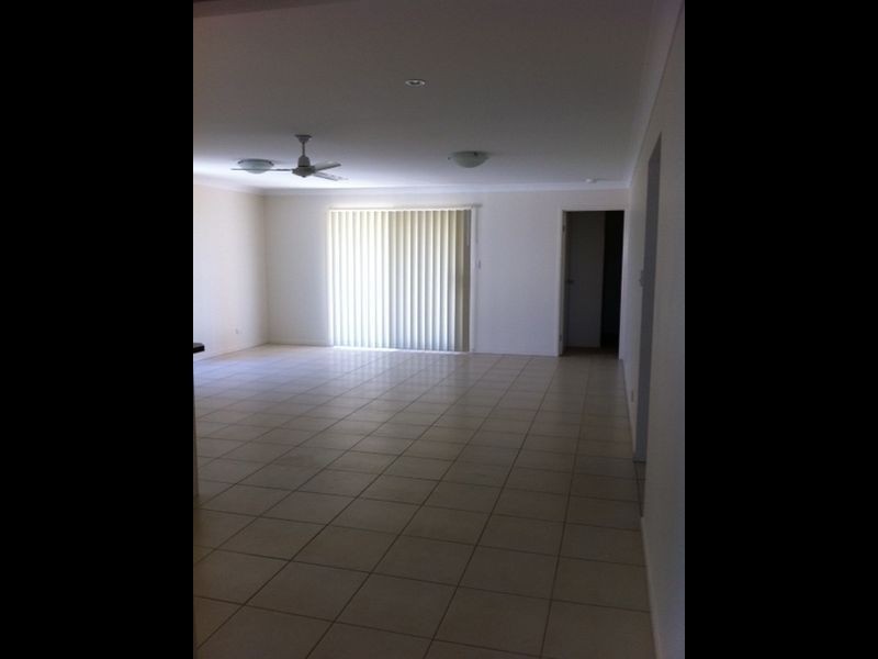 17 Sweeney Street, Kearneys Spring QLD 4350