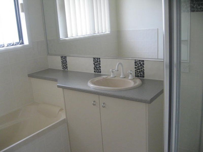 2 Menzies Street, Middle Ridge QLD 4350