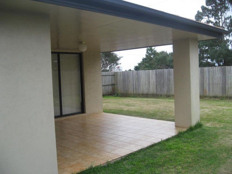 2 Menzies Street, Middle Ridge QLD 4350