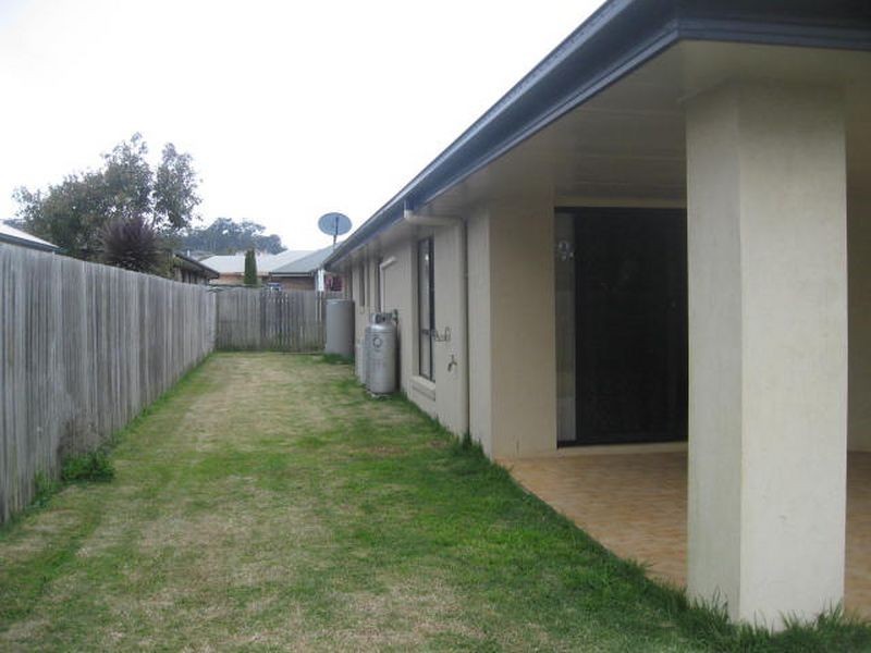 2 Menzies Street, Middle Ridge QLD 4350