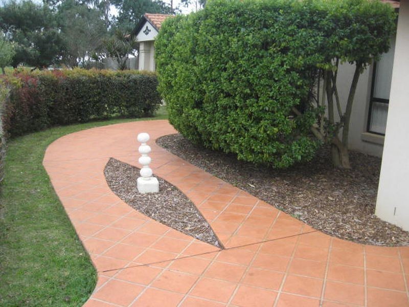 2 Menzies Street, Middle Ridge QLD 4350