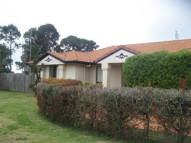 2 Menzies Street, Middle Ridge QLD 4350