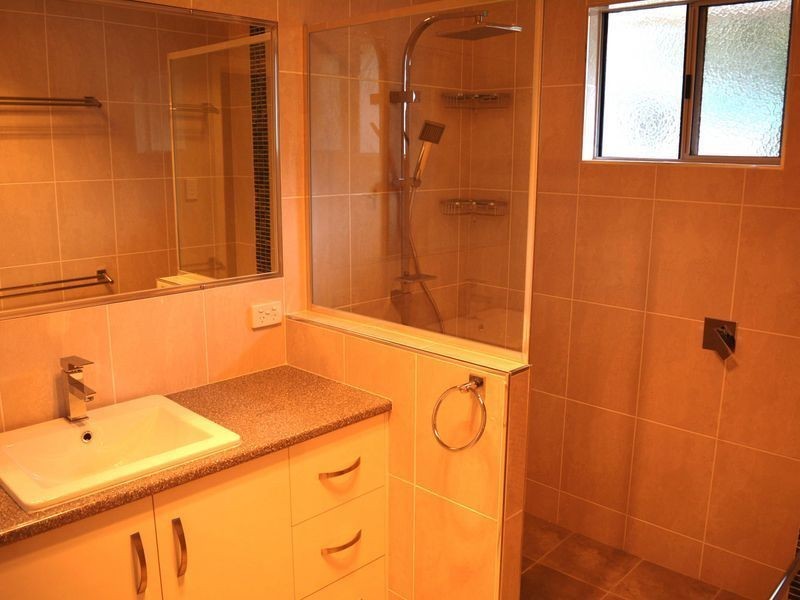 11 Leahy Street, Rockville QLD 4350