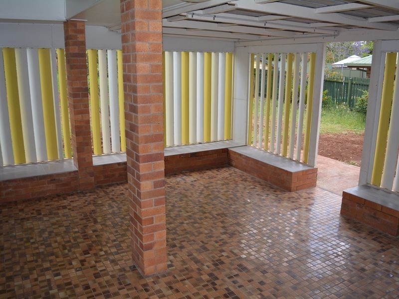 11 Leahy Street, Rockville QLD 4350