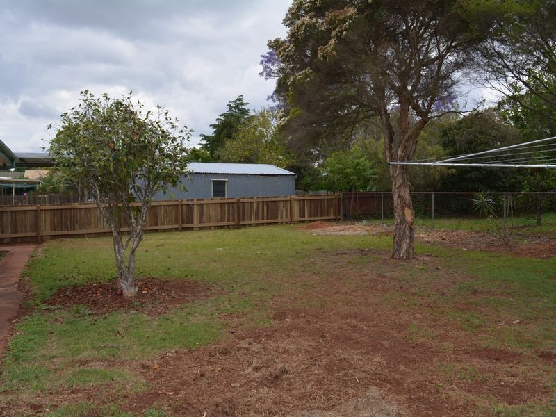 11 Leahy Street, Rockville QLD 4350