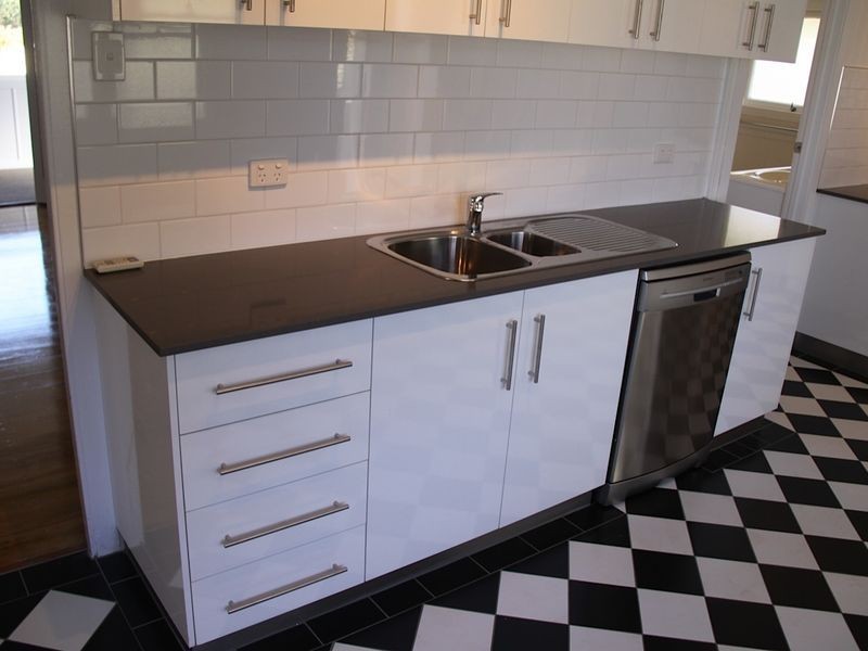 5 Charles Street, Newtown QLD 4350