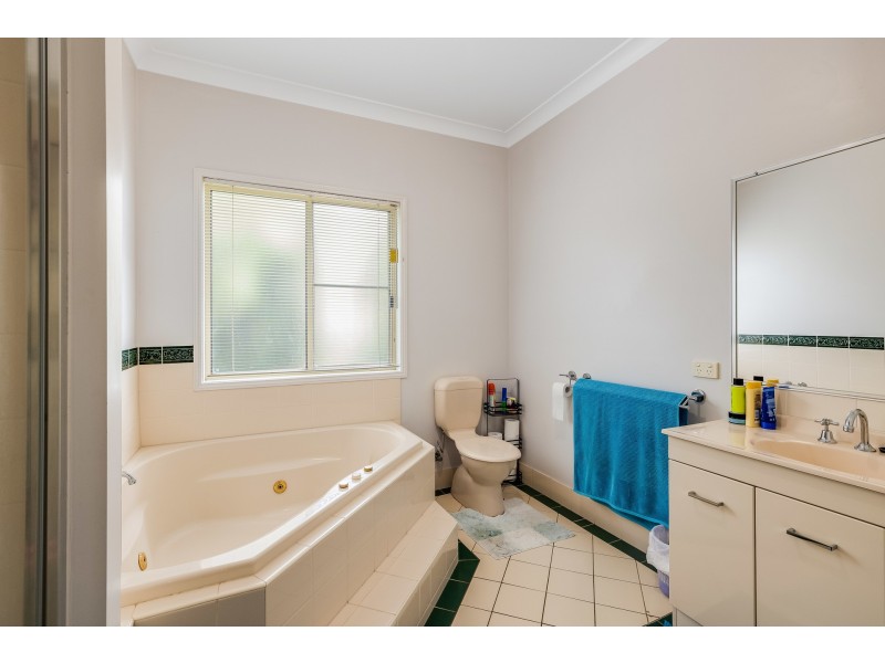 14 Spring Garden Court, Middle Ridge QLD 4350