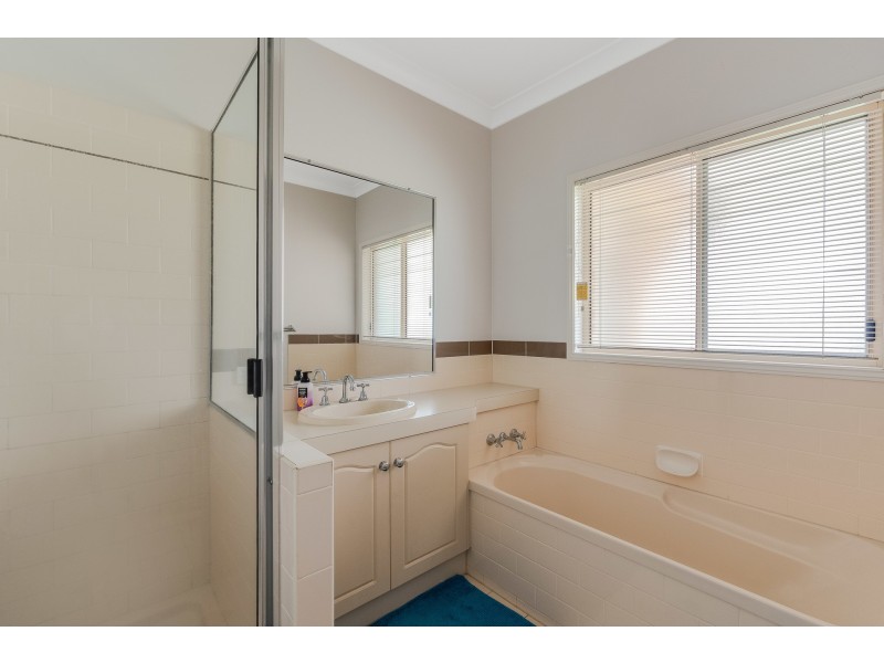 14 Spring Garden Court, Middle Ridge QLD 4350