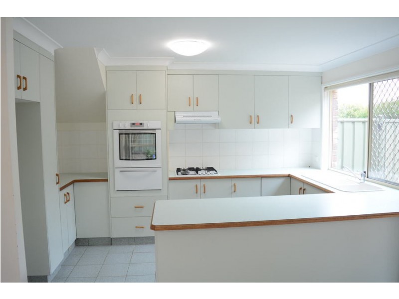 2/390 Stenner Street, Kearneys Spring QLD 4350