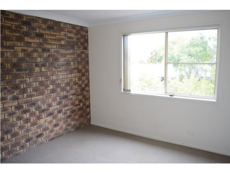 2/390 Stenner Street, Kearneys Spring QLD 4350