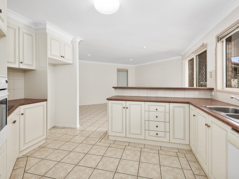 17 Elvery Court, Middle Ridge QLD 4350