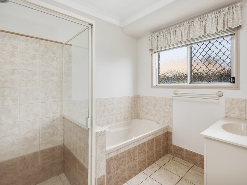 17 Elvery Court, Middle Ridge QLD 4350