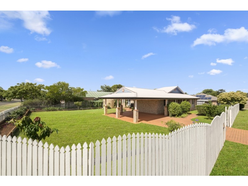 13 Hennenlotter Court, Kearneys Spring QLD 4350