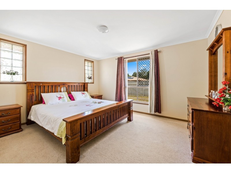 13 Hennenlotter Court, Kearneys Spring QLD 4350