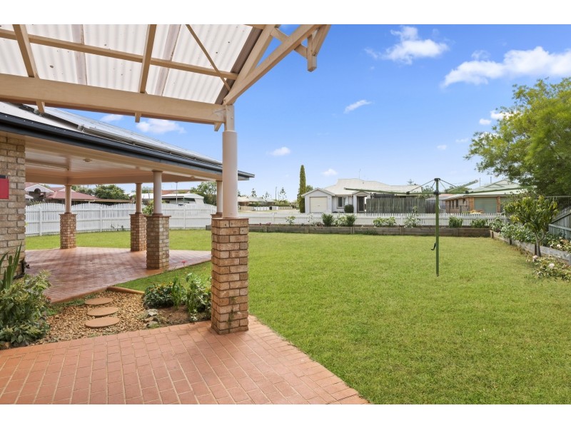 13 Hennenlotter Court, Kearneys Spring QLD 4350