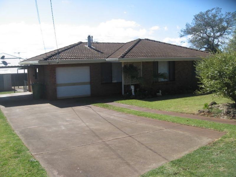 22 Jennifer Crescent, Kearneys Spring QLD 4350