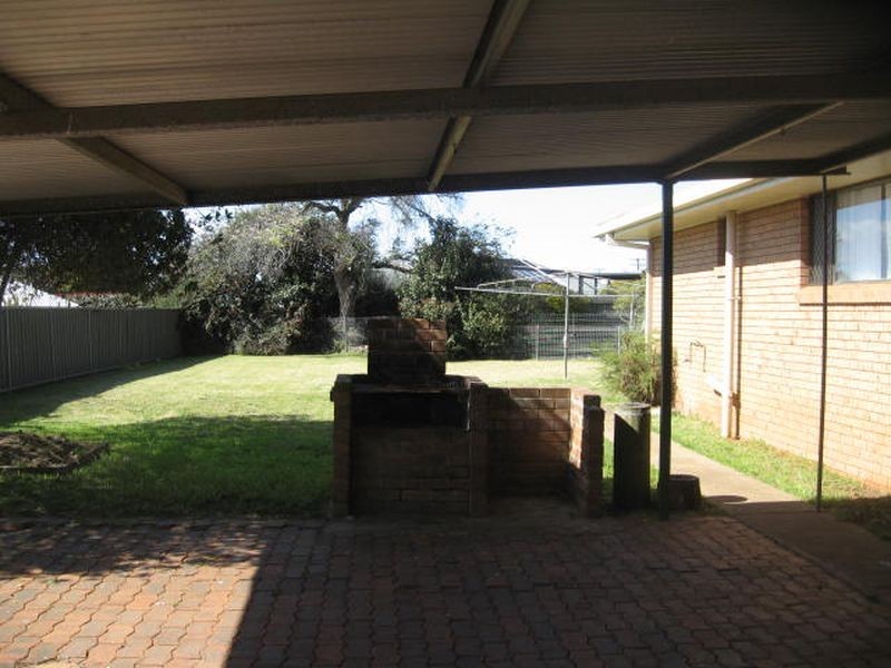 22 Jennifer Crescent, Kearneys Spring QLD 4350