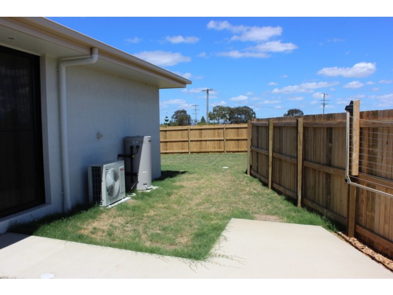 2/10 WEEBAH Place, Cambooya QLD 4358