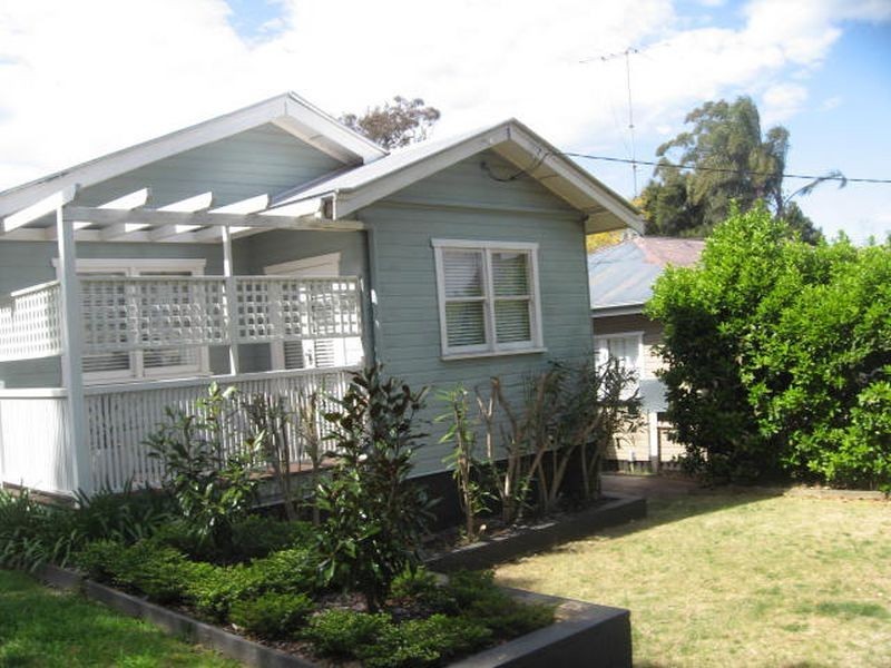 64 Wooldridge Street, Mount Lofty QLD 4350