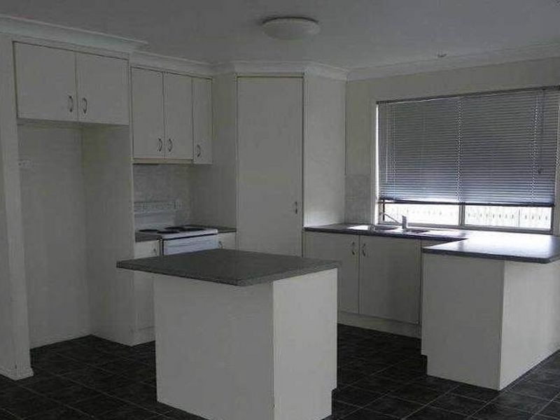 6 Milligan Street, Oakey QLD 4401