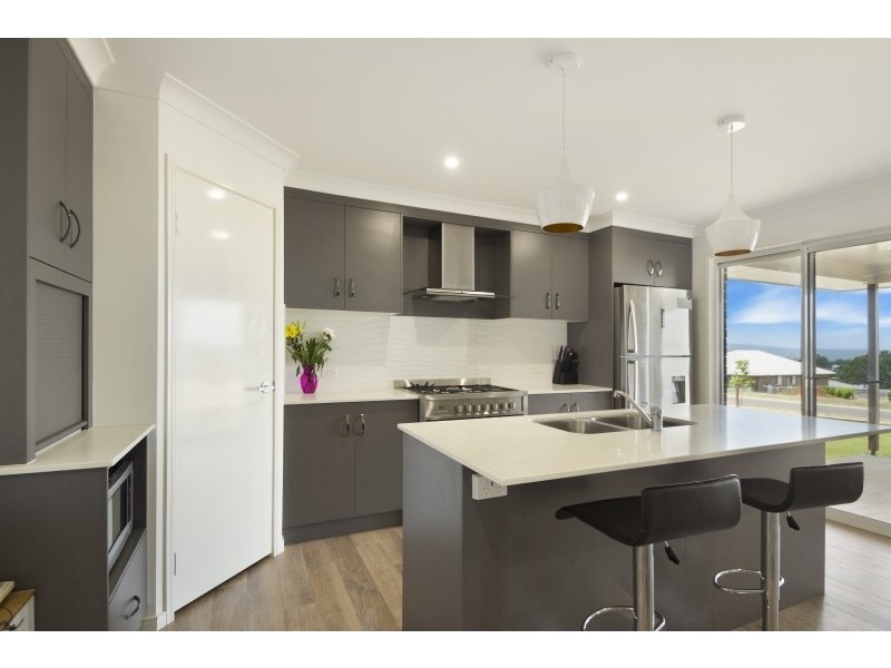 2 Pepperwood Place, Withcott QLD 4352