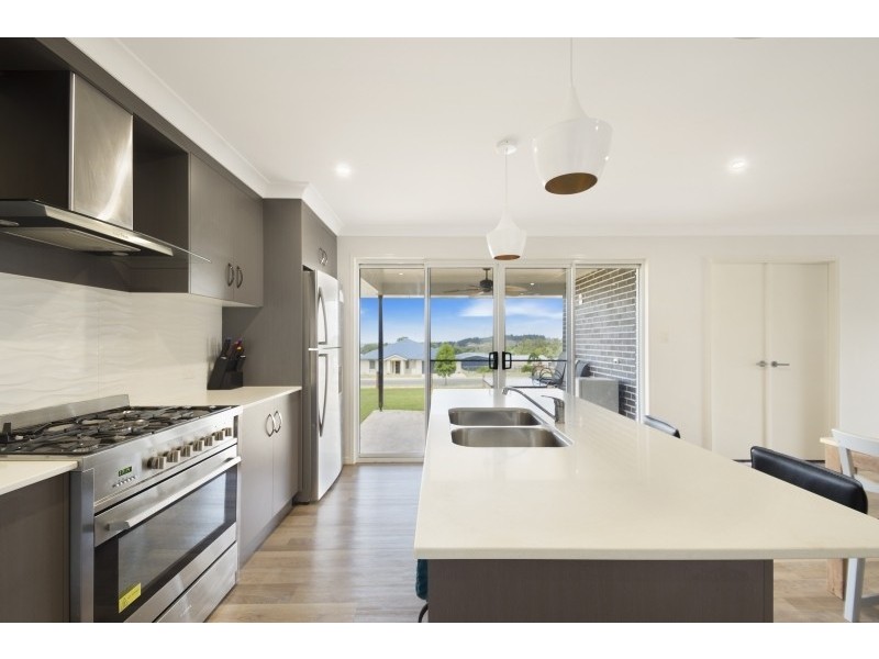 2 Pepperwood Place, Withcott QLD 4352