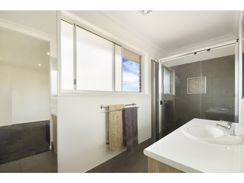 2 Pepperwood Place, Withcott QLD 4352