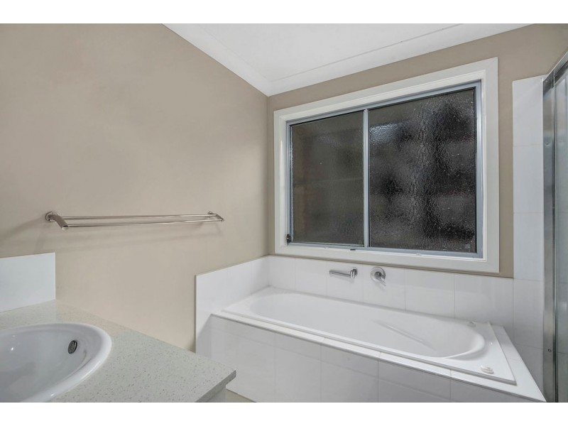 11 Alpine Court, Cranley QLD 4350
