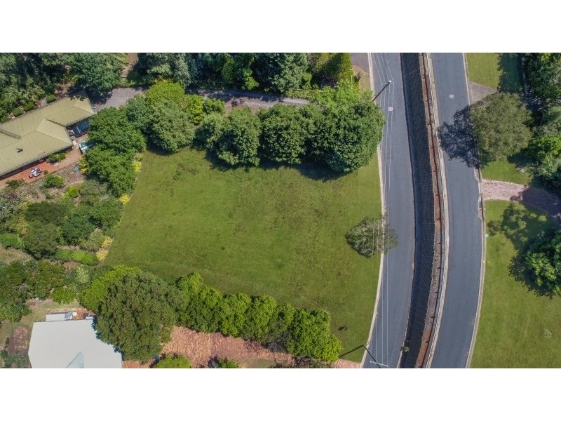 17 Hilltop Crescent, Blue Mountain Heights QLD 4350