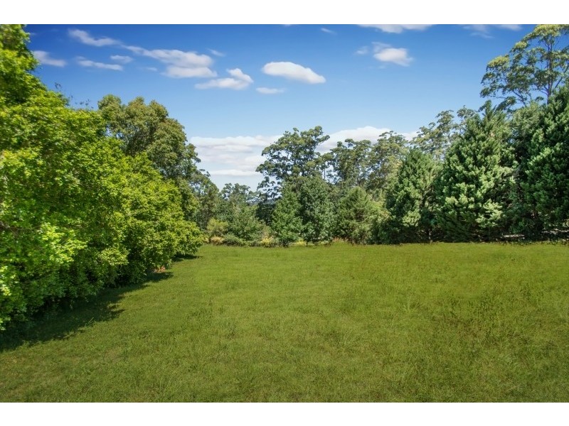 17 Hilltop Crescent, Blue Mountain Heights QLD 4350