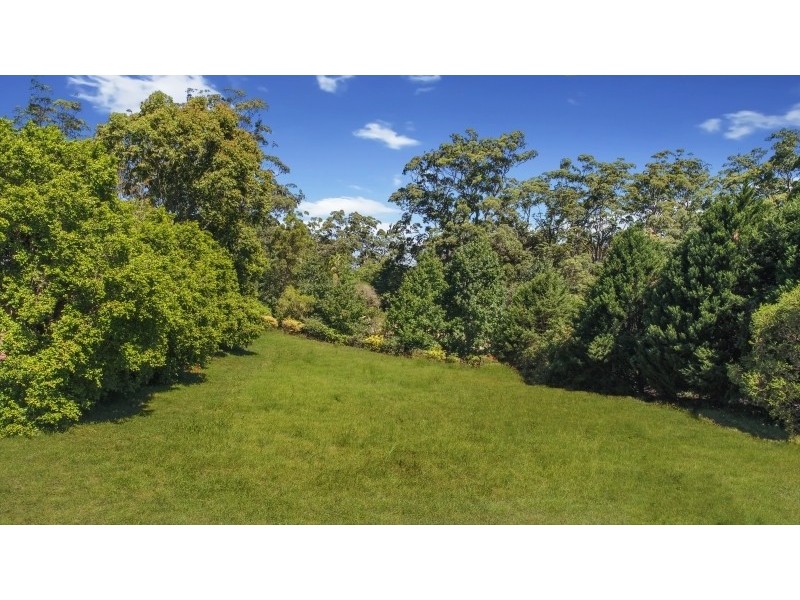 17 Hilltop Crescent, Blue Mountain Heights QLD 4350