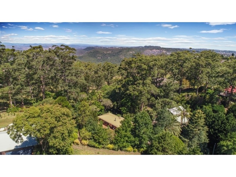 17 Hilltop Crescent, Blue Mountain Heights QLD 4350