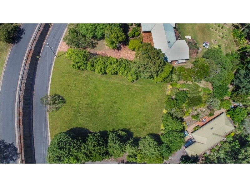 17 Hilltop Crescent, Blue Mountain Heights QLD 4350