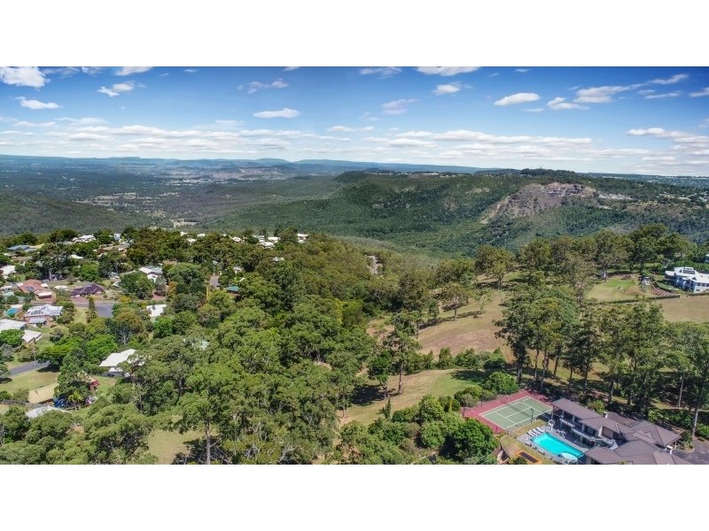17 Hilltop Crescent, Blue Mountain Heights QLD 4350