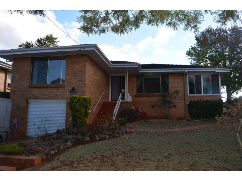 9 Catto Street, Centenary Heights QLD 4350