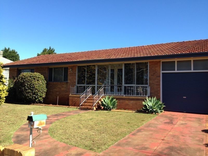 291a West Street, Harristown QLD 4350