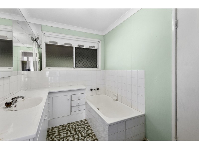 72 Champagne Crescent, Wilsonton Heights QLD 4350