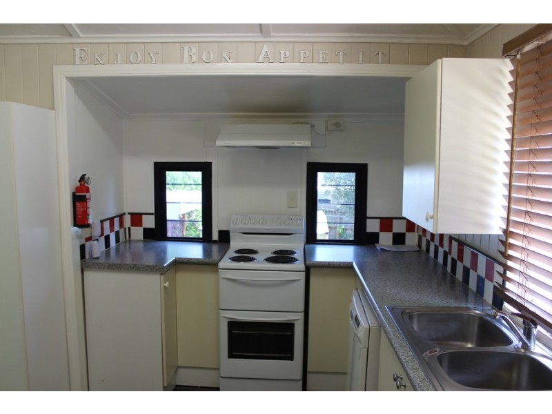 705 Ruthven Street, South Toowoomba QLD 4350