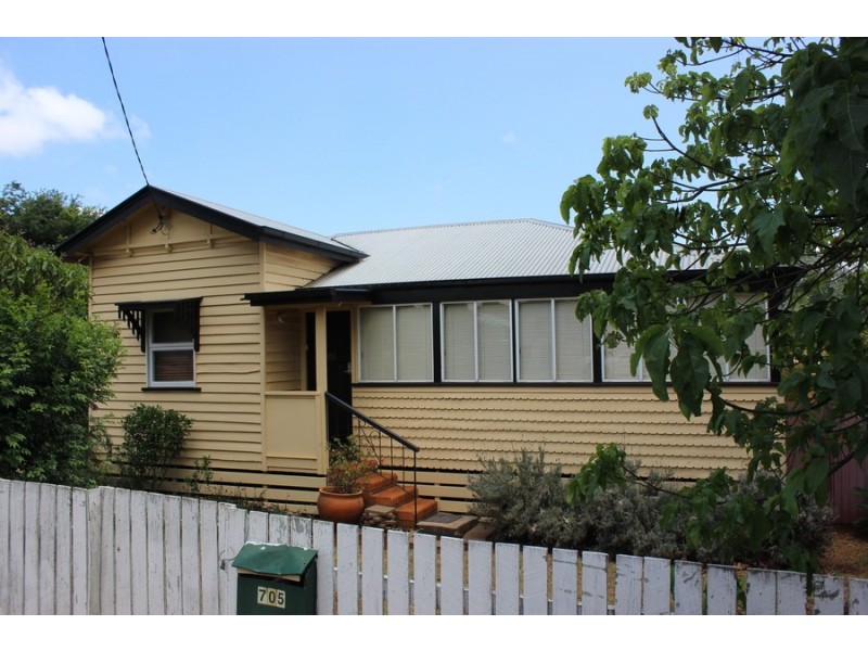 705 Ruthven Street, South Toowoomba QLD 4350