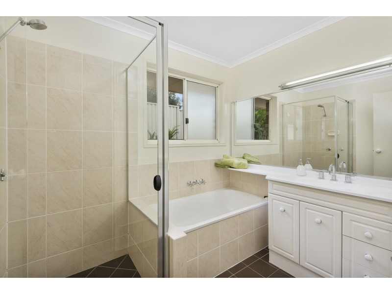 121 Diana Crescent, Postmans Ridge QLD 4352