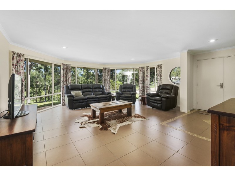 121 Diana Crescent, Postmans Ridge QLD 4352