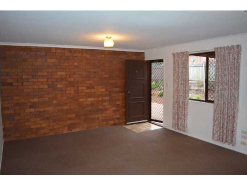2/195 Tor Street, Wilsonton QLD 4350