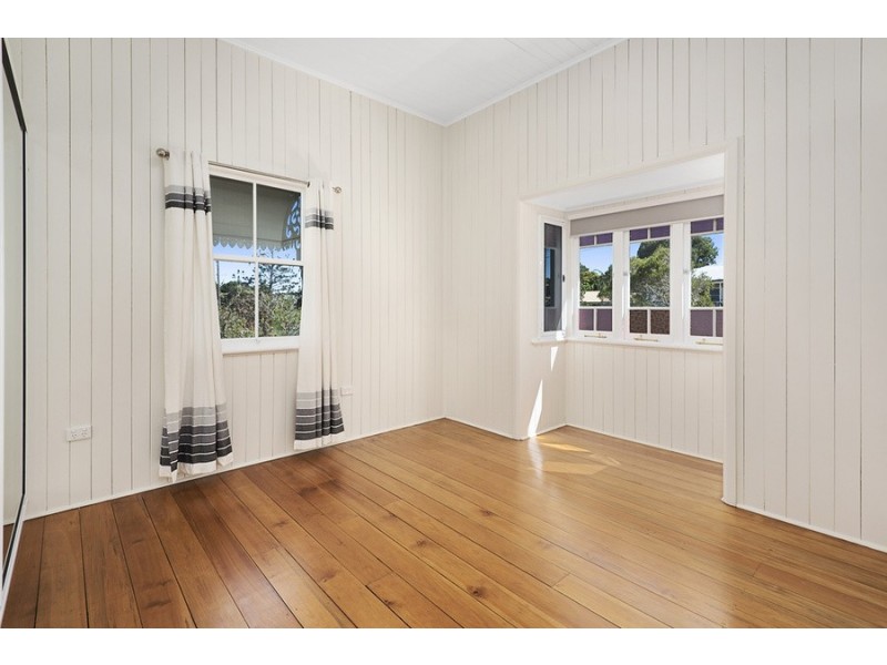 50 Jellicoe Street, Mount Lofty QLD 4350