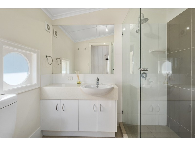 50 Jellicoe Street, Mount Lofty QLD 4350