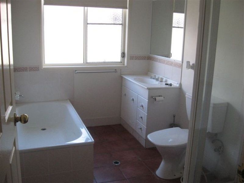 1/394 West Street, Kearneys Spring QLD 4350