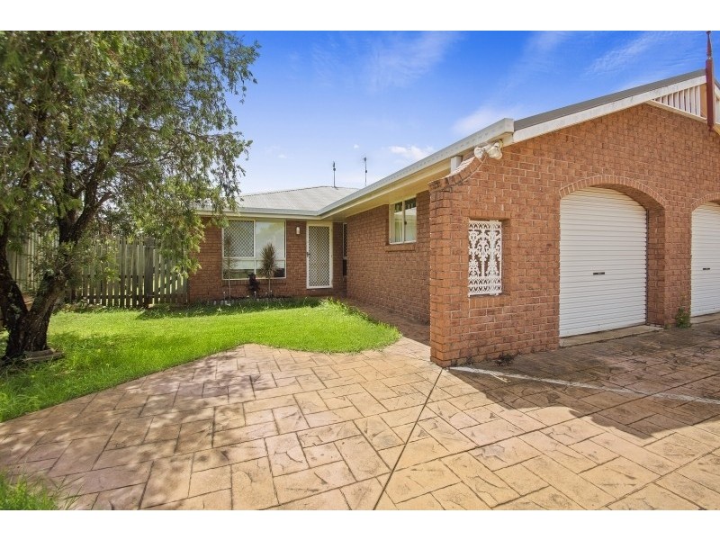 1/3 Gabrielle Street, Kearneys Spring QLD 4350